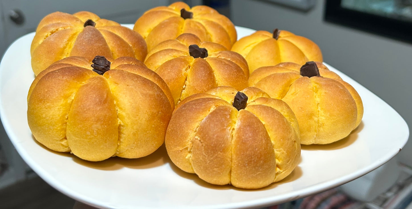 🎃 Soft Buttery Pumpkin Buns (1lb)