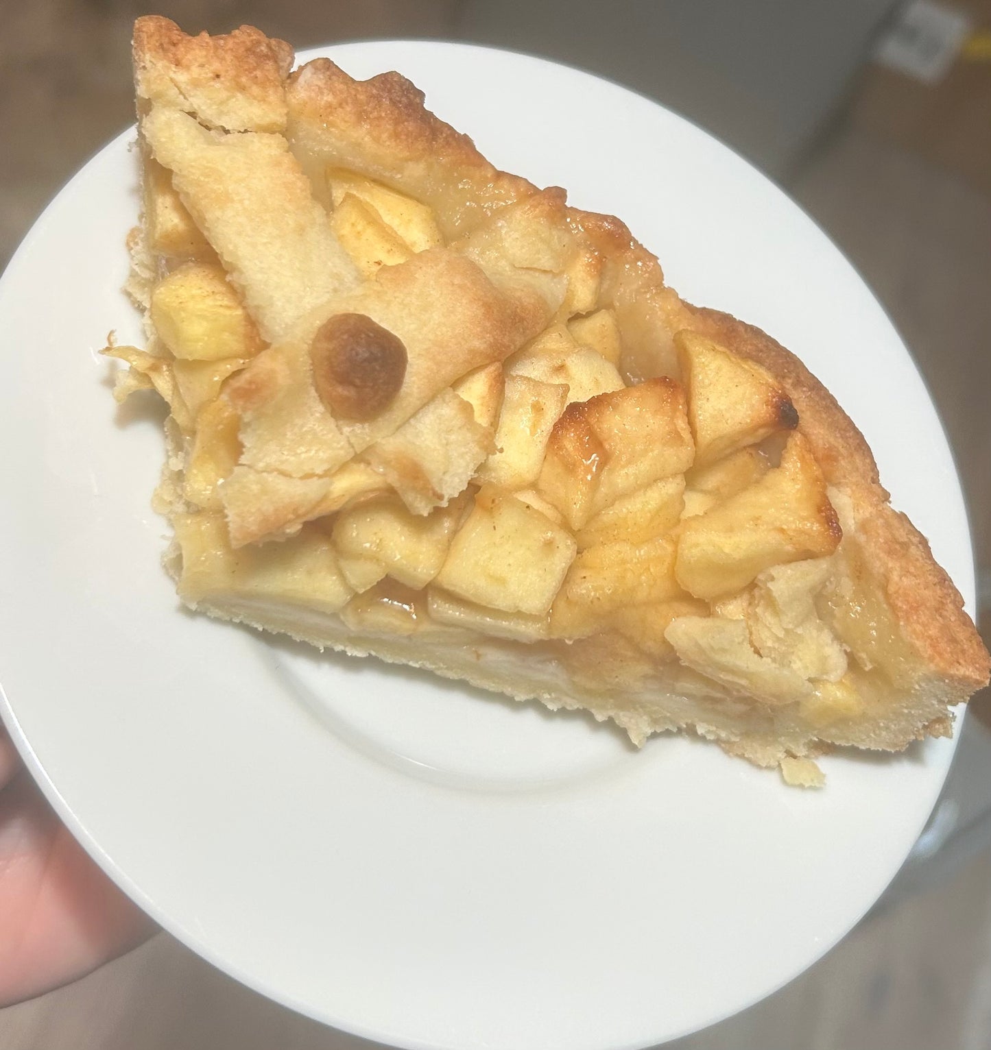 Classic homemade apple pie with fresh apples and cinnamon
