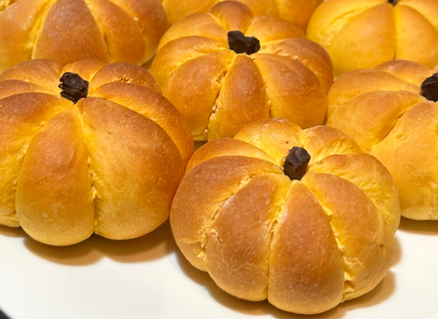 🎃 Soft Buttery Pumpkin Buns (1lb)